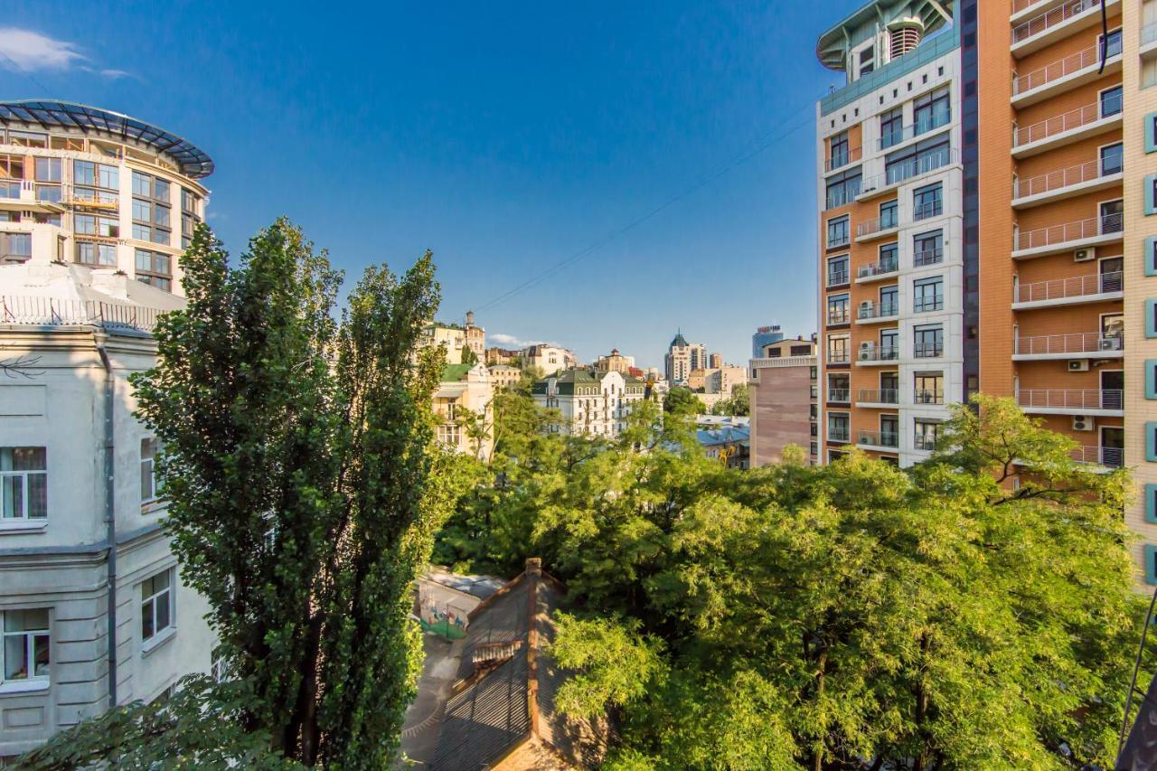 3-Room Apartments On Khreshchatyk. Building With Star Kyiv Exterior photo